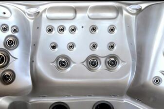Hot Tub Maximus- 8 Person, 7 Seats, 1 Lounger - Hot tubs Portugal Algarve Online Shopping Site